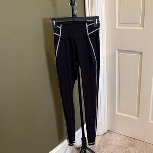 Gymshark Contrast Stitch Feature Leggings Black and White